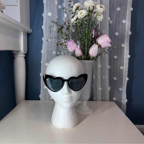 Bride Tribe Heart Sunglasses - Picture 1 of 4